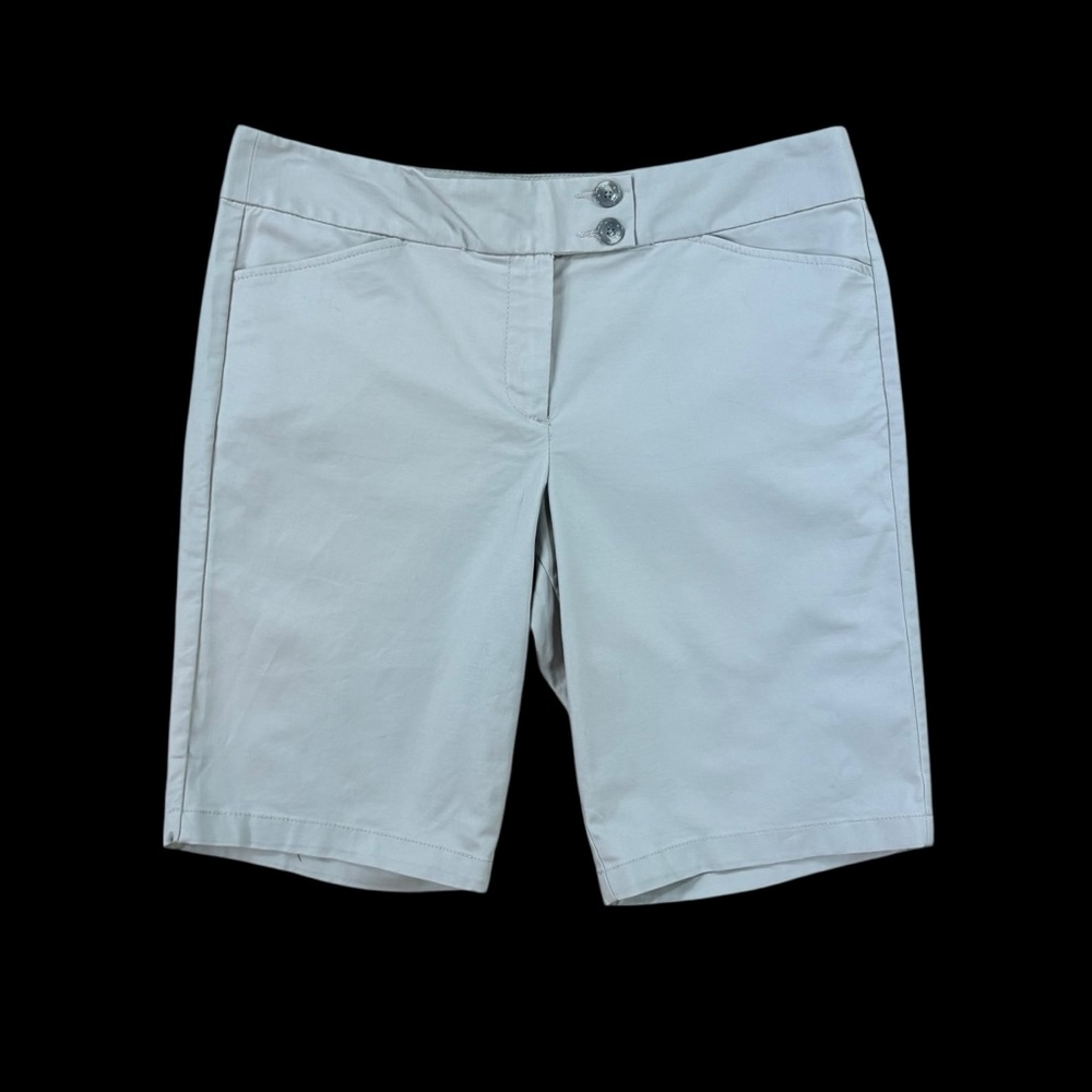 Woman’s Ann Taylor Factory “signature fit” Bermuda Kahki shorts size 12